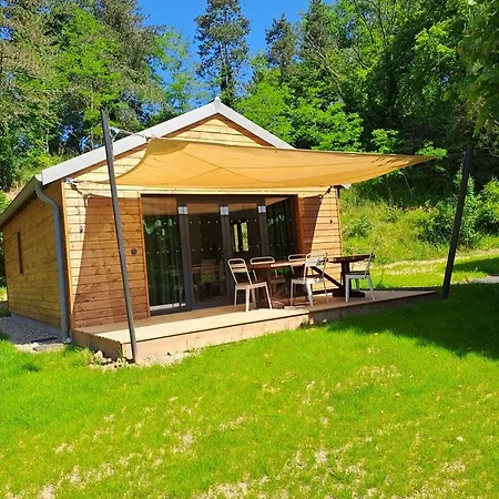 Camping Municipal De L'allochon A Монморийон